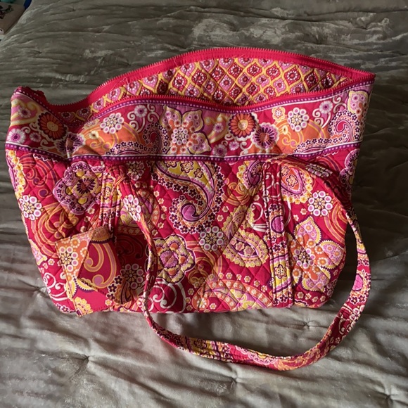 Vera Bradley full zip large tote - Picture 3 of 3